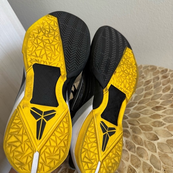Nike Kobe 7 Supreme Del Sol Men's Black and Yellow Athletic Shoes size 9 - Picture 9 of 12